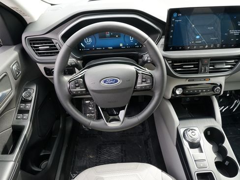 Used 2023 Ford Escape Platinum w/ Premium Technology Package image 23