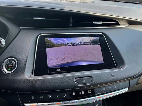 Used 2021 Cadillac XT4 Luxury w/ Cold Weather Package image 14