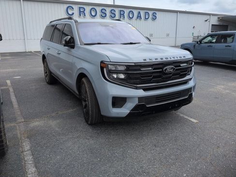 Certified 2025 Ford Expedition Max Platinum w/ Stealth Appearance Package AWD/4WD image 1