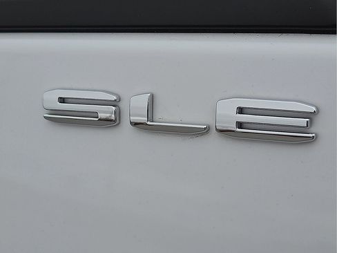 Certified 2023 GMC Terrain SLE w/ Driver Convenience Package AWD/4WD image 9