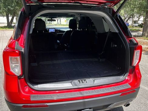 Used 2021 Ford Explorer XLT w/ Equipment Group 202A RWD image 36
