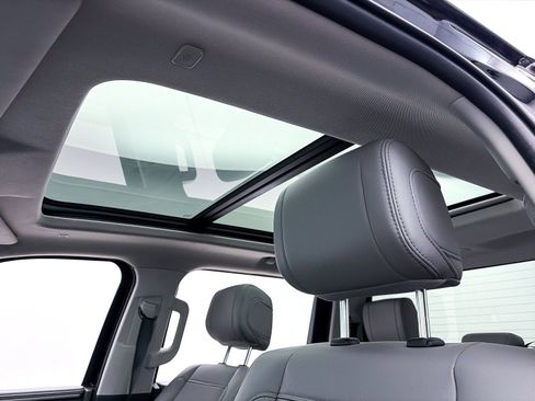 Used 2024 Toyota Tundra Limited image 5