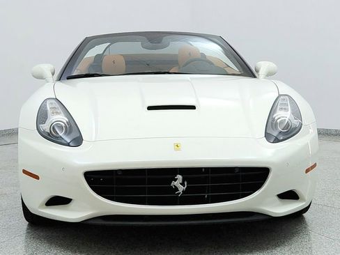 Used 2014 Ferrari California image 8