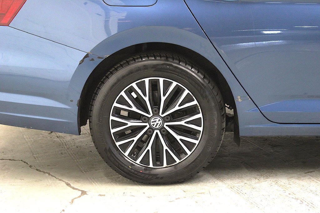 Used 2020 Volkswagen Jetta SE w/ SE Cold Weather Package FWD image 37