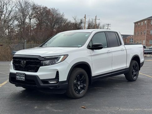Certified 2025 Honda Ridgeline Black Edition image 8