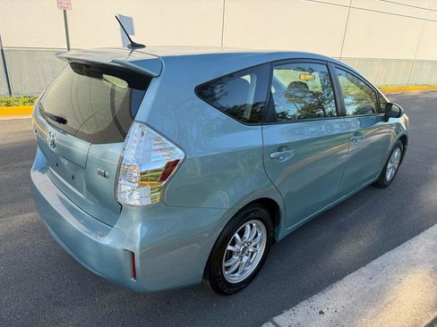 Used 2014 Toyota Prius V Three FWD image 4