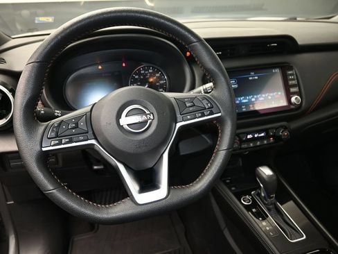 Used 2023 Nissan Kicks SR w/ SR Premium Package FWD image 23