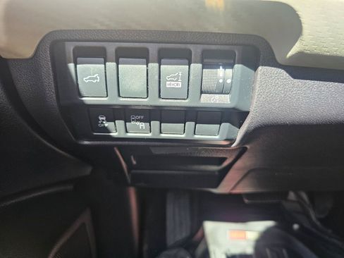 Used 2019 Subaru Ascent Premium image 28