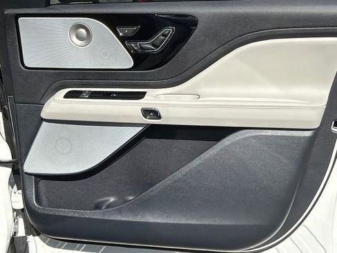 New 2026 Lincoln Aviator Reserve image 15