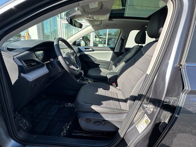 Used 2023 Volkswagen Taos SE w/ Panoramic Sunroof Package AWD/4WD image 24