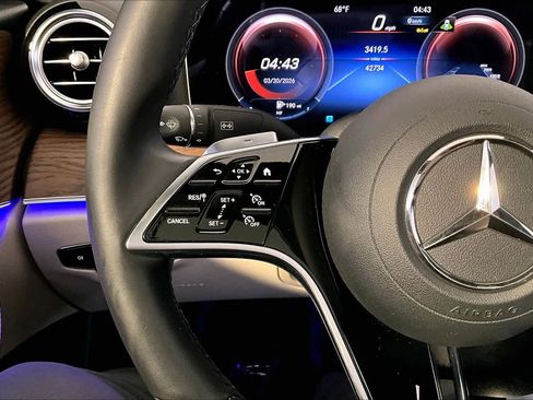 Used 2023 Mercedes-Benz E 350 4MATIC Sedan image 24