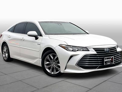 Used 2021 Toyota Avalon XLE w/ Carpet Mat Package (TMS) image 2