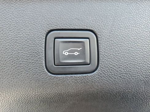 Used 2023 Chevrolet Tahoe LT image 9