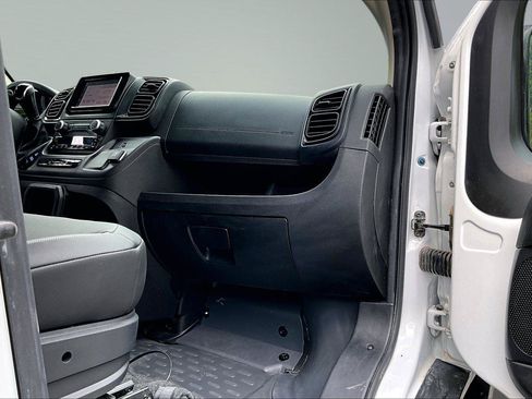 Used 2025 RAM ProMaster 2500 w/ Convenience Group FWD image 17