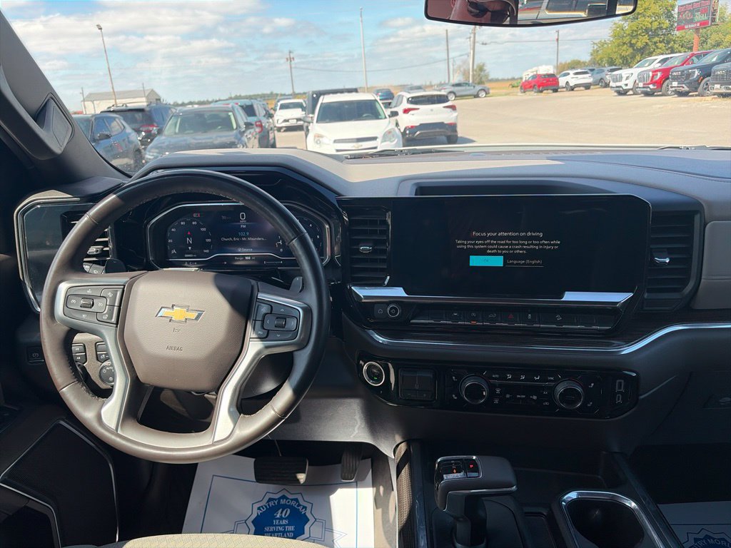 Used 2024 Chevrolet Silverado 1500 LT AWD/4WD image 14