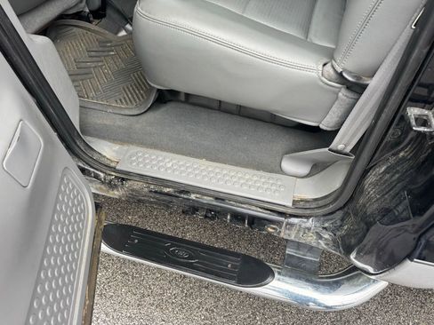 Used 2003 Ford F250 Lariat image 7