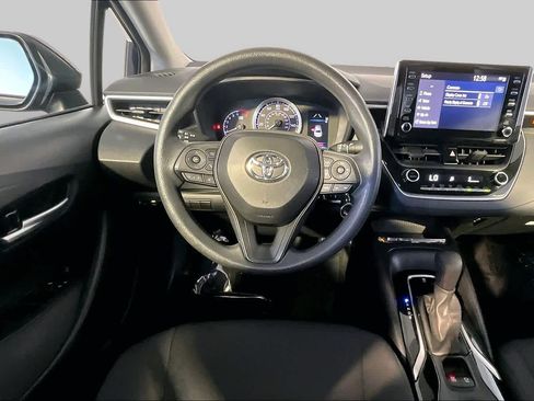 Used 2020 Toyota Corolla LE FWD image 6