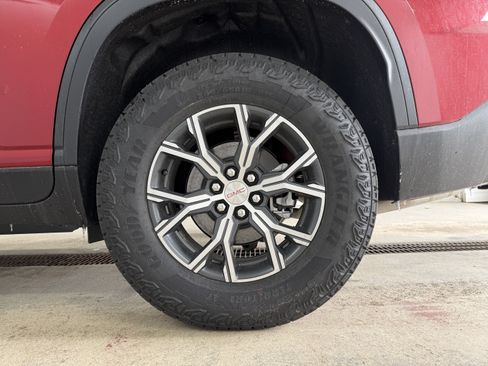 New 2025 GMC Acadia AT4 w/ Luxury Package AWD/4WD image 7