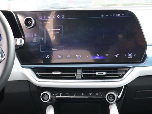 Used 2026 Chevrolet Equinox EV LT FWD image 30