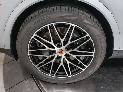 New 2026 Porsche Cayenne Coupe AWD/4WD image 14