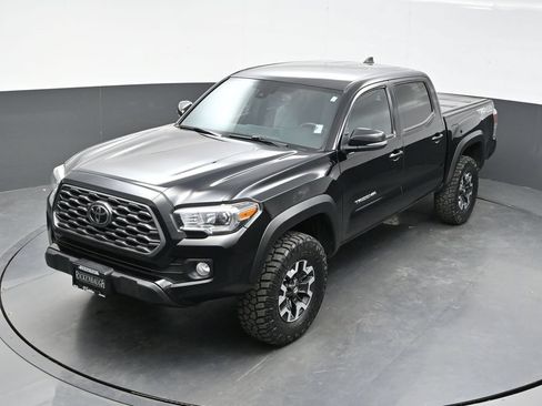Used 2020 Toyota Tacoma TRD Off-Road w/ Technology Package AWD/4WD image 30