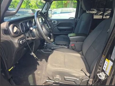 Used 2018 Jeep Wrangler Unlimited Sport S AWD/4WD image 3