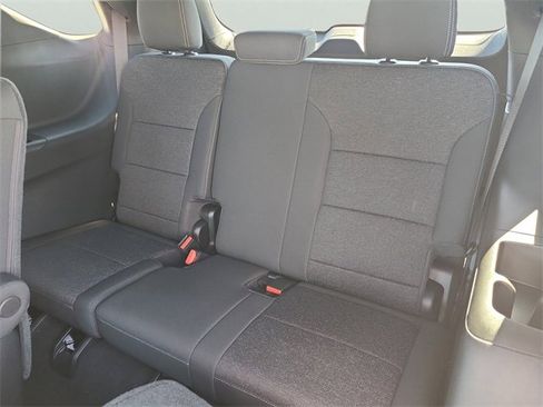 New 2026 Chevrolet Traverse LT image 13