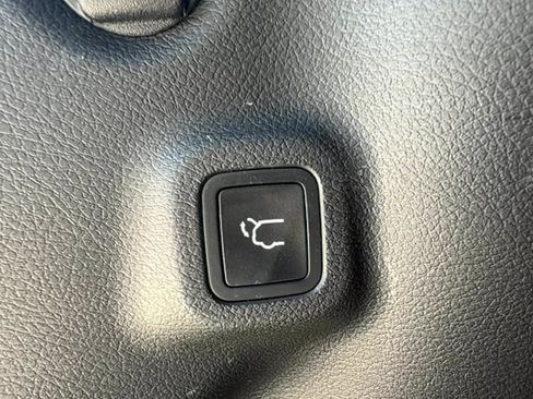 Used 2025 Jeep Compass Trailhawk w/ Trailhawk Elite Group AWD/4WD image 23