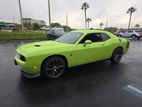 Used 2015 Dodge Challenger R/T Scat Pack RWD image 9