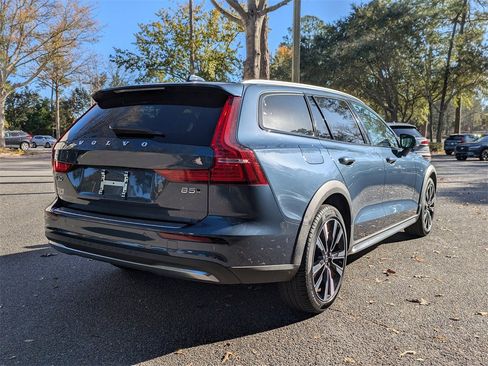 Certified 2023 Volvo V60 B5 Cross Country Ultimate w/ Climate Package image 4