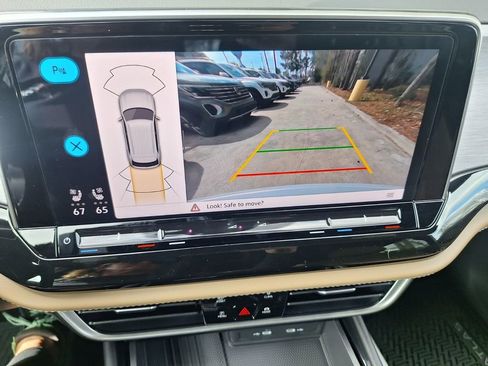 New 2026 Volkswagen Atlas Cross Sport SE image 16