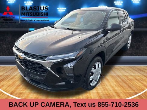 Used 2024 Chevrolet Trax LS image 4