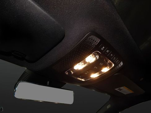 Used 2022 Mercedes-Benz A 220 4MATIC w/ AMG Line image 19