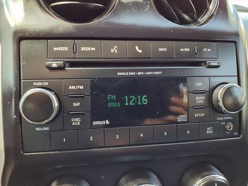 Used 2015 Jeep Compass High Altitude image 6