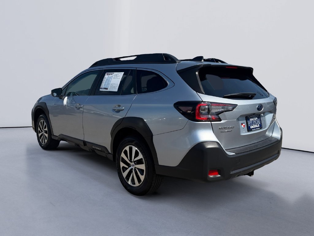 Used 2025 Subaru Outback Premium AWD/4WD image 5