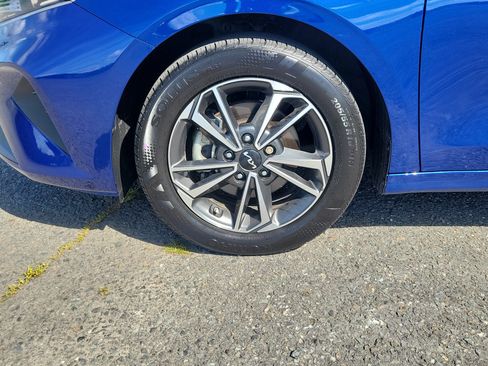 Used 2024 Kia Forte LXS w/ LXS Technology Package FWD image 12