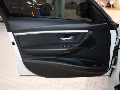 Used 2018 BMW 330e w/ M Sport Package image 11