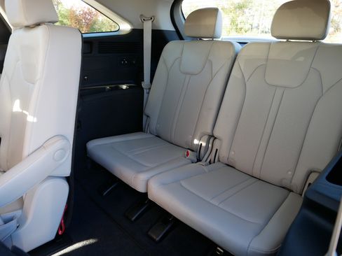 Certified 2023 Kia Sorento SX image 37