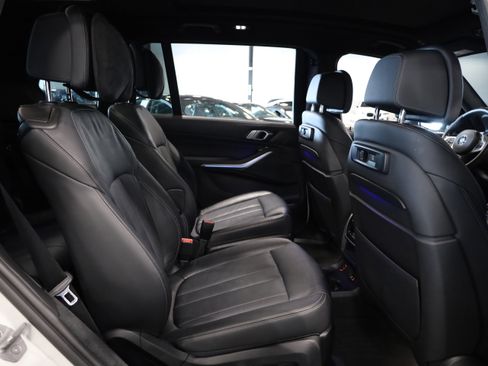 Used 2022 BMW X7 xDrive40i w/ M Sport Package image 41