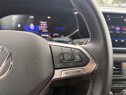 Used 2024 Volkswagen Taos SE image 23