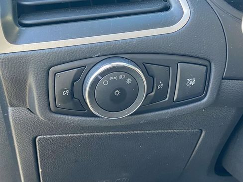 Used 2024 Ford Edge SEL image 17