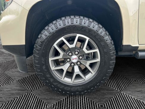 Used 2022 GMC Canyon AT4 image 14