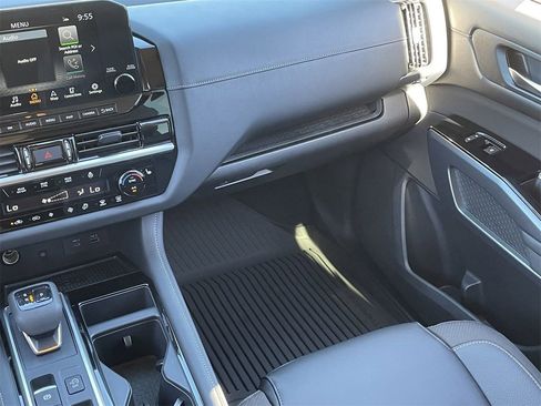 New 2025 Nissan Pathfinder SL image 20