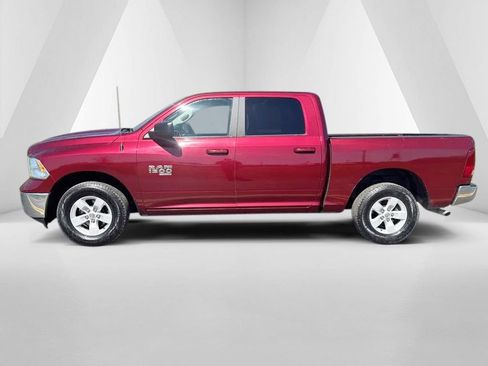 Used 2021 RAM 1500 Classic SLT image 4