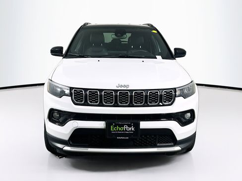 Used 2025 Jeep Compass Limited image 2