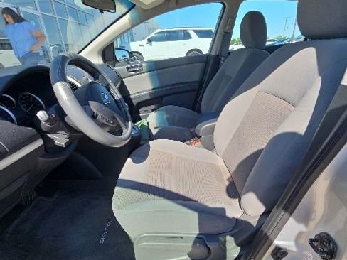 Used 2012 Nissan Sentra 2.0 SR w/ Special Edition Pkg FWD image 2