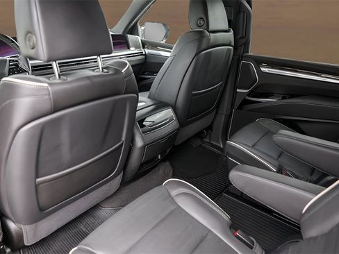 Certified 2025 Cadillac Escalade ESV Premium Luxury image 42