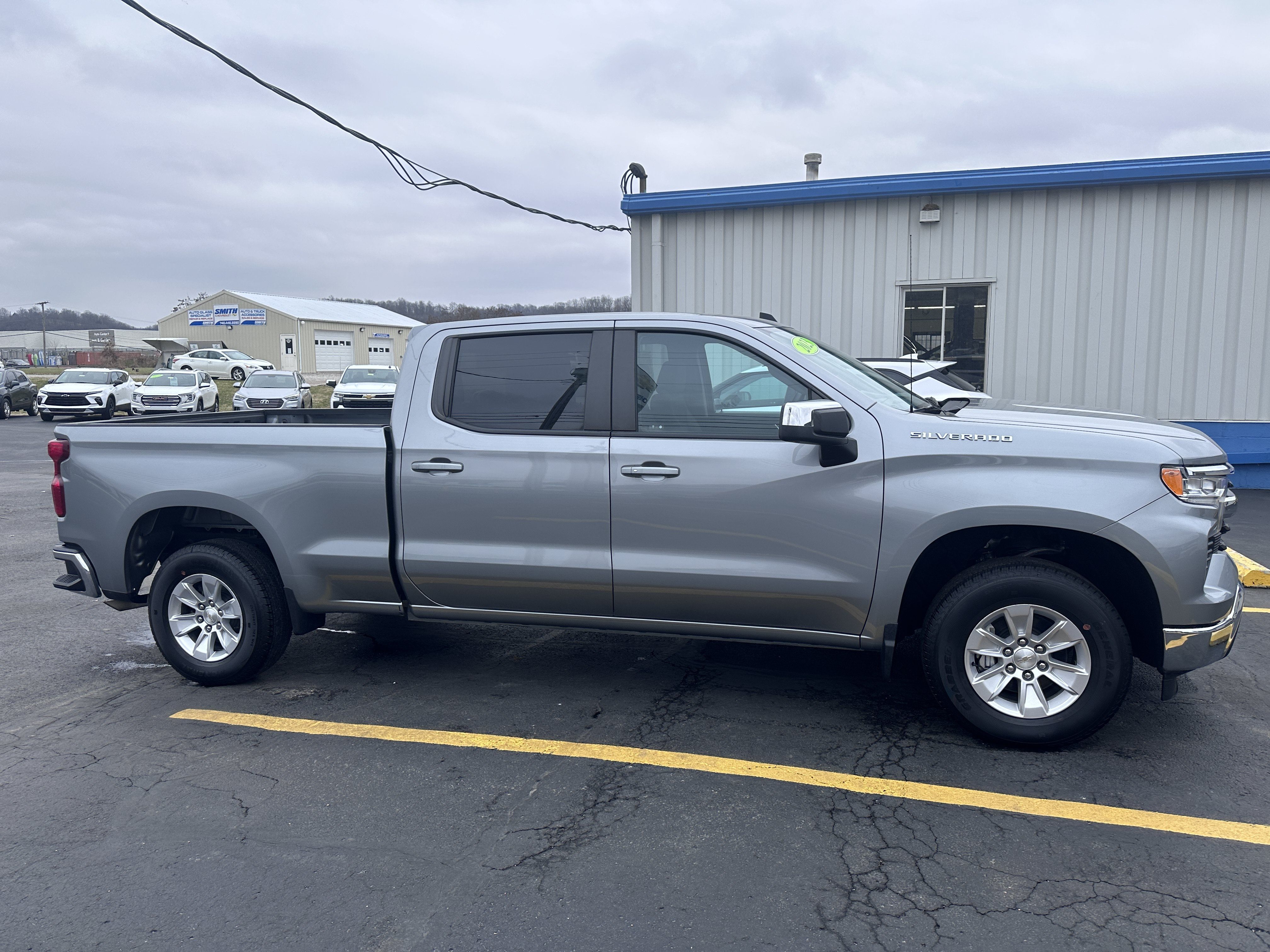 Used 2023 Chevrolet Silverado 1500 LT RWD image 7