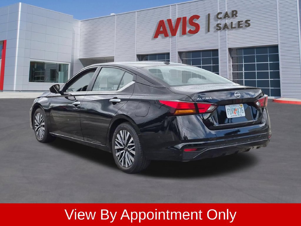 Used 2025 Nissan Altima 2.5 SV FWD image 9