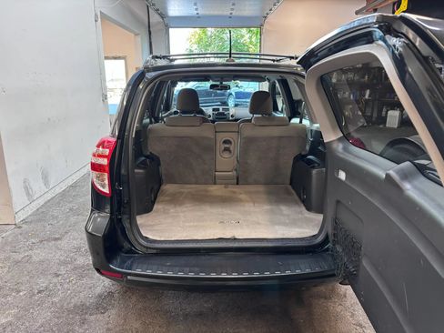 Used 2011 Toyota RAV4 4WD w/ Base L4 Extra Value Pkg image 21